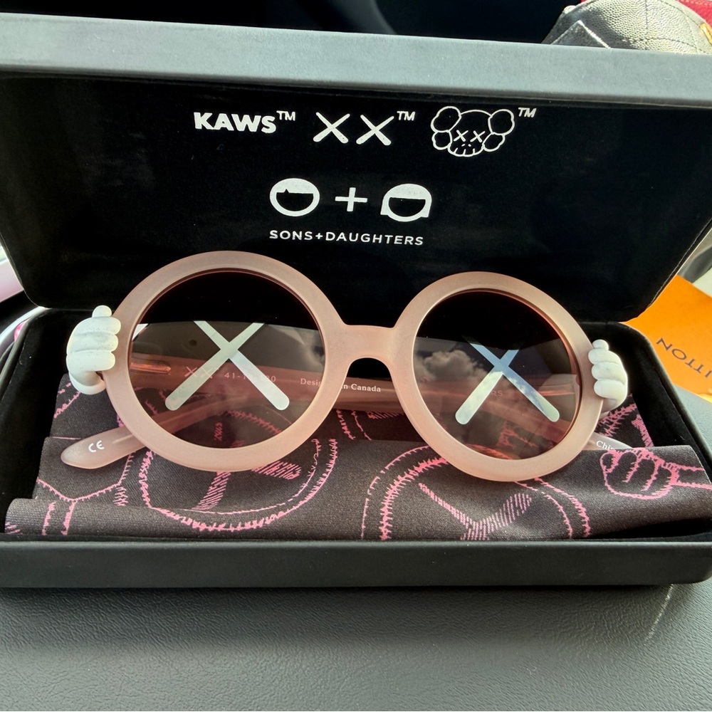 ✨ Sons + Daughters Eyewear x KAWS Collaboration ✨